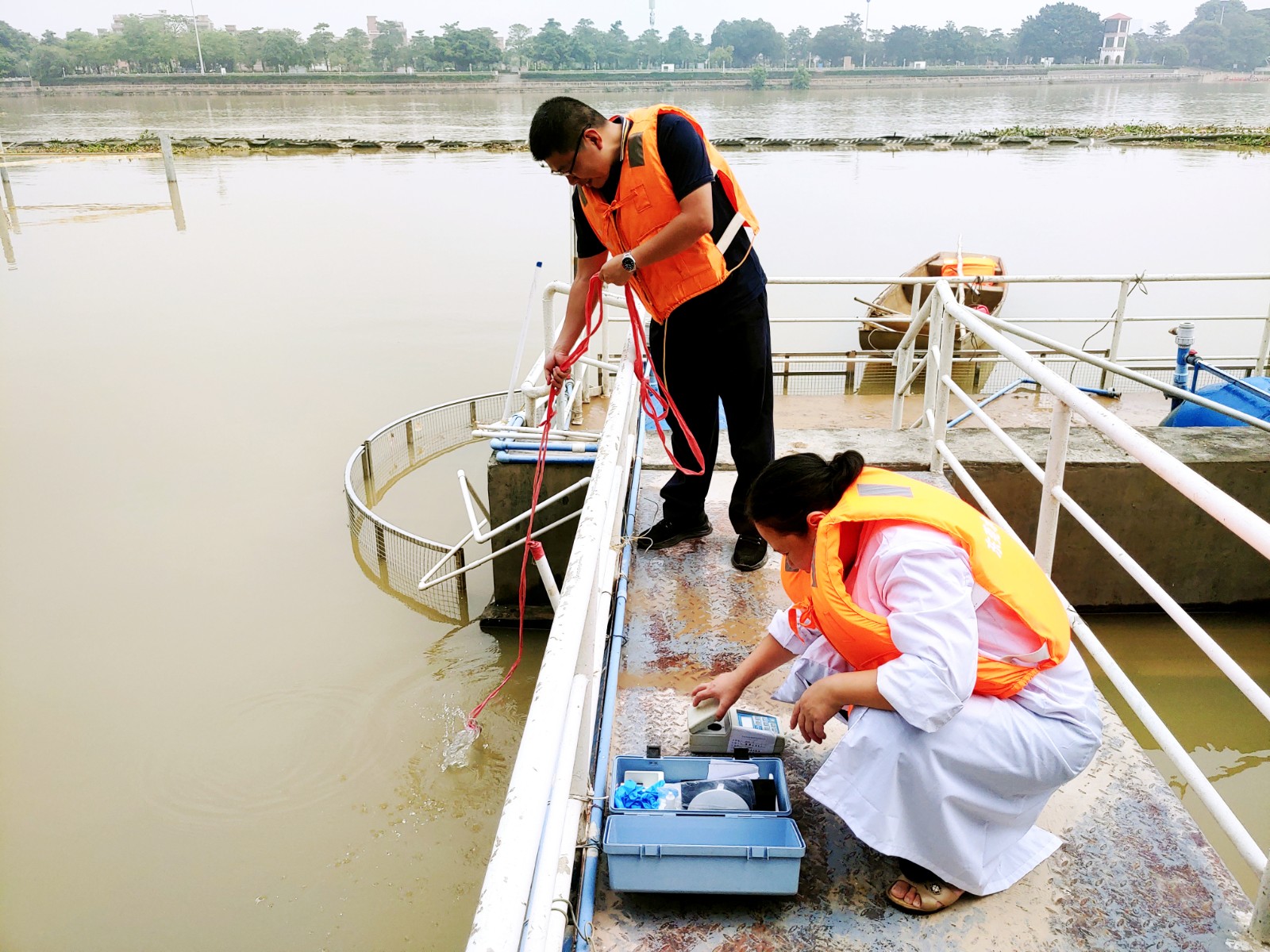 做好水質(zhì)監(jiān)測工作 (2).jpg
