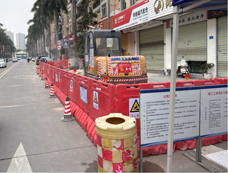 東莞市建成區(qū)河涌水質(zhì)提升及排水管網(wǎng)提質(zhì)增效項目(二期)第一階段施工現(xiàn)場-1.png